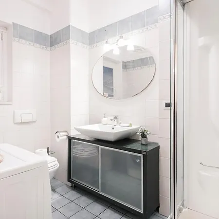 شقة Easylife - Pearl With Balcony On Ticinese District *