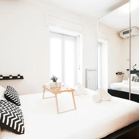 Easylife - Pearl With Balcony On Ticinese District شقة