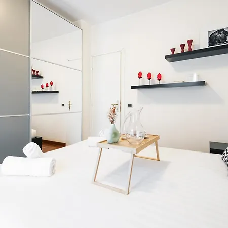 شقة Easylife - Pearl With Balcony On Ticinese District *