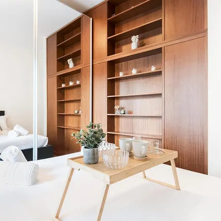 Apartment Easylife - Pearl With Balcony On Ticinese District *